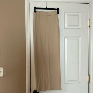 RIBBED MAXI TIGHT SKIRT